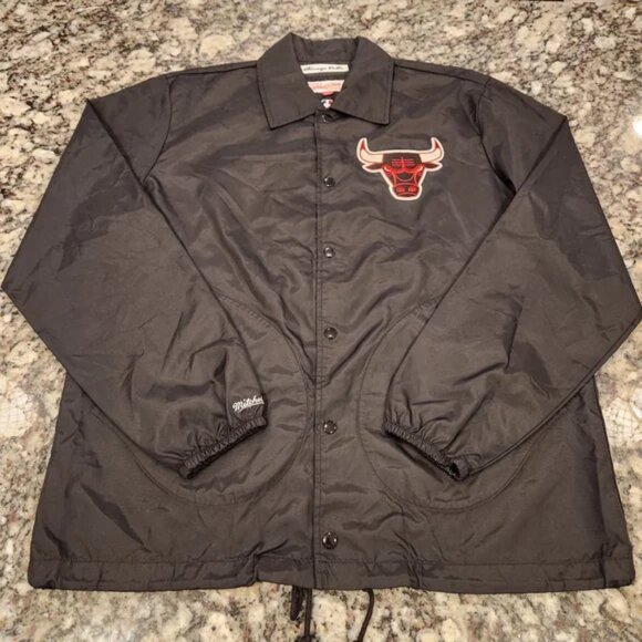 NWT Chicago Bulls Mitchell & Ness Black Windbreaker with Red Emblem - Picture 1 of 4